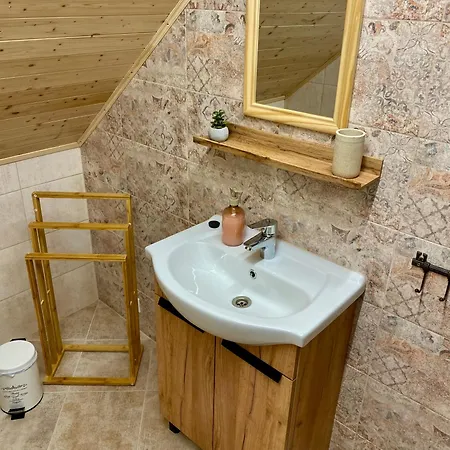 U Tresne 1 Apartment Loket