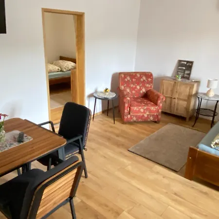 U Tresne 1 Apartment Loket